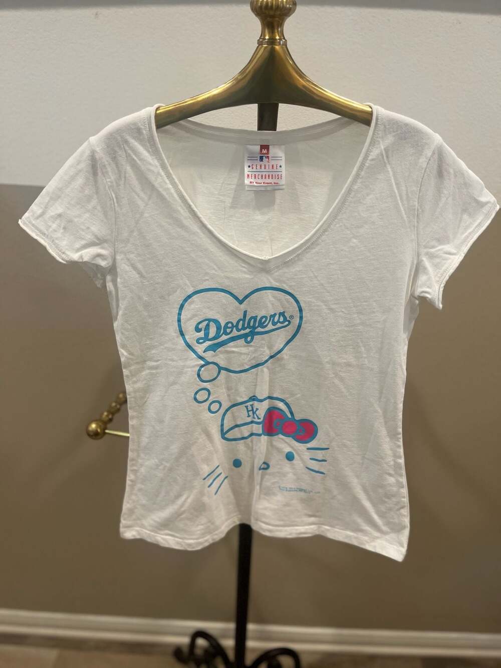 Vintage Hello Kitty Los Angeles Dodgers V-Neck T-Shirt Size M 2013